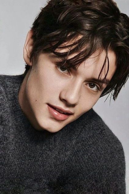 Louis Partridge